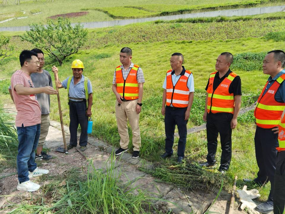 資陽聯勤辦積極整改成渝高速公路高新區站收費站出站匝道安全隱患