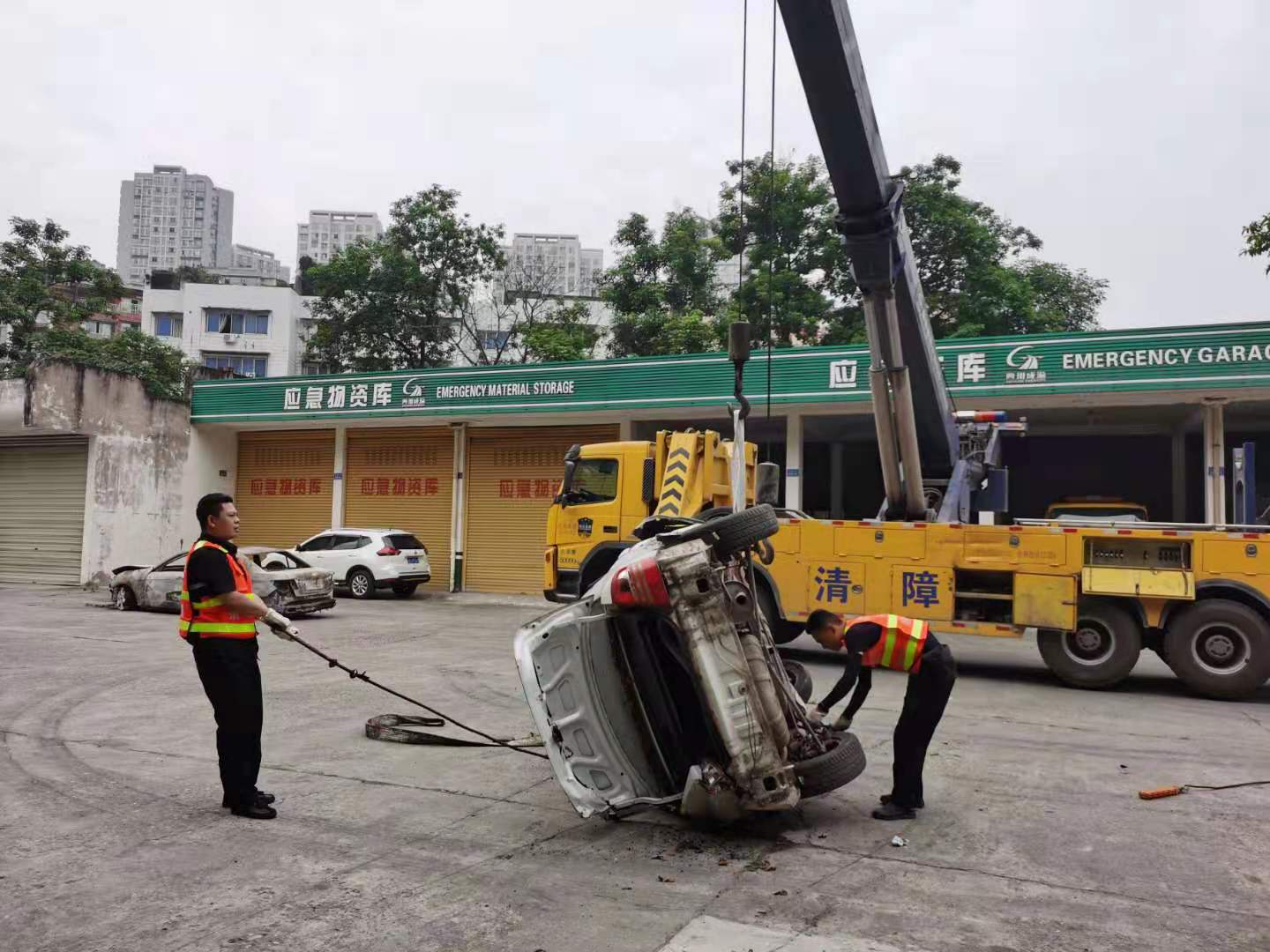 抓落實勤苦練——資陽管理處扎實開展路產管護應急救援實操演練