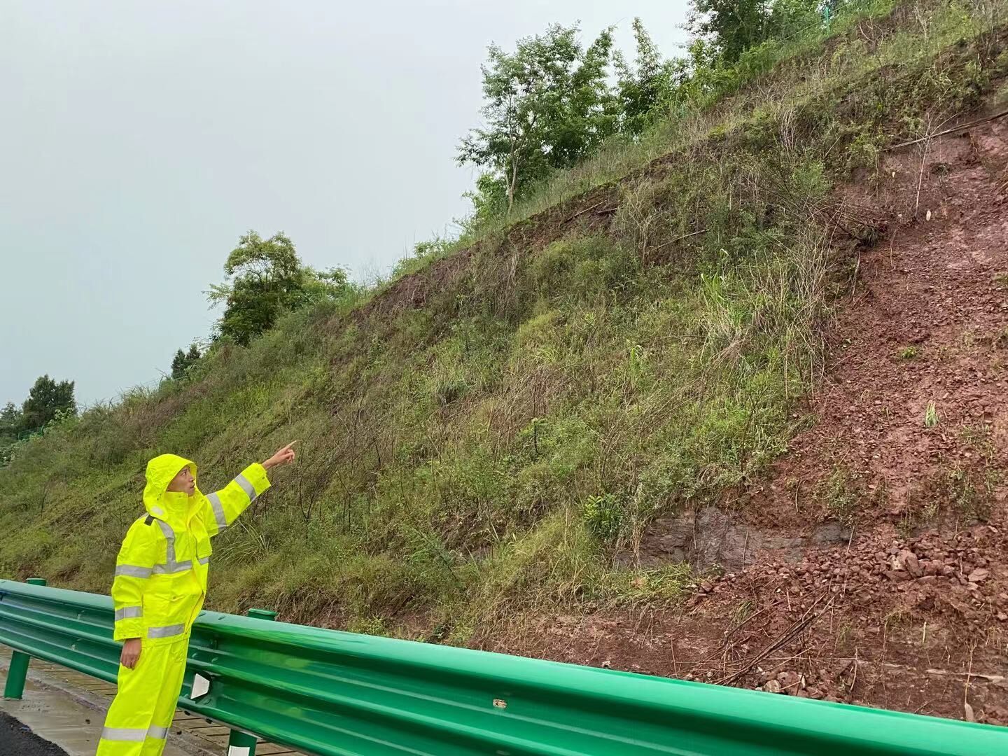 資陽管理處全力保障道路安全暢通