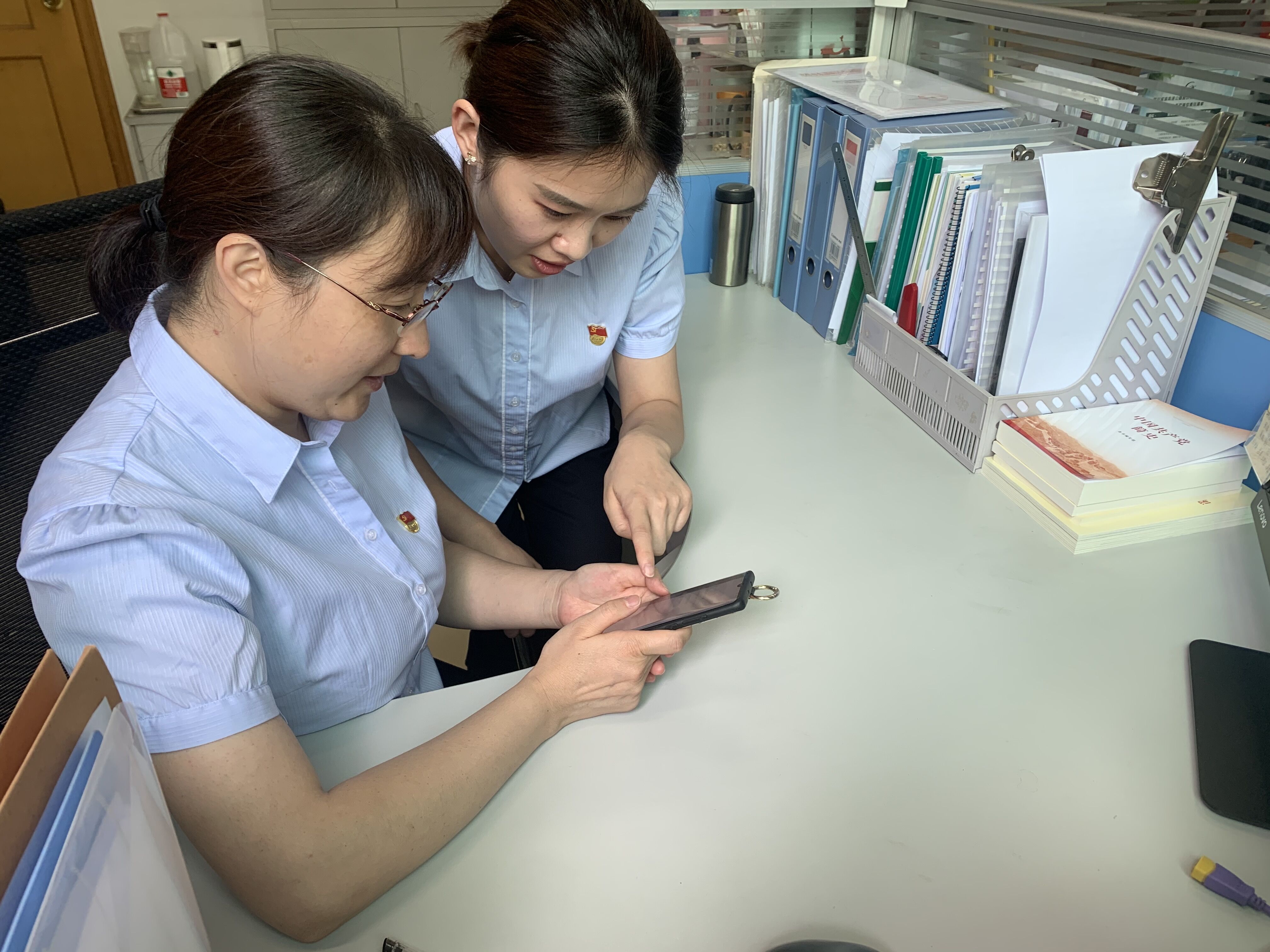 2021.7.23+成渝分公司+近距離 凝聚力 為基層黨組織增添好幫手+楊夢(mèng)婷