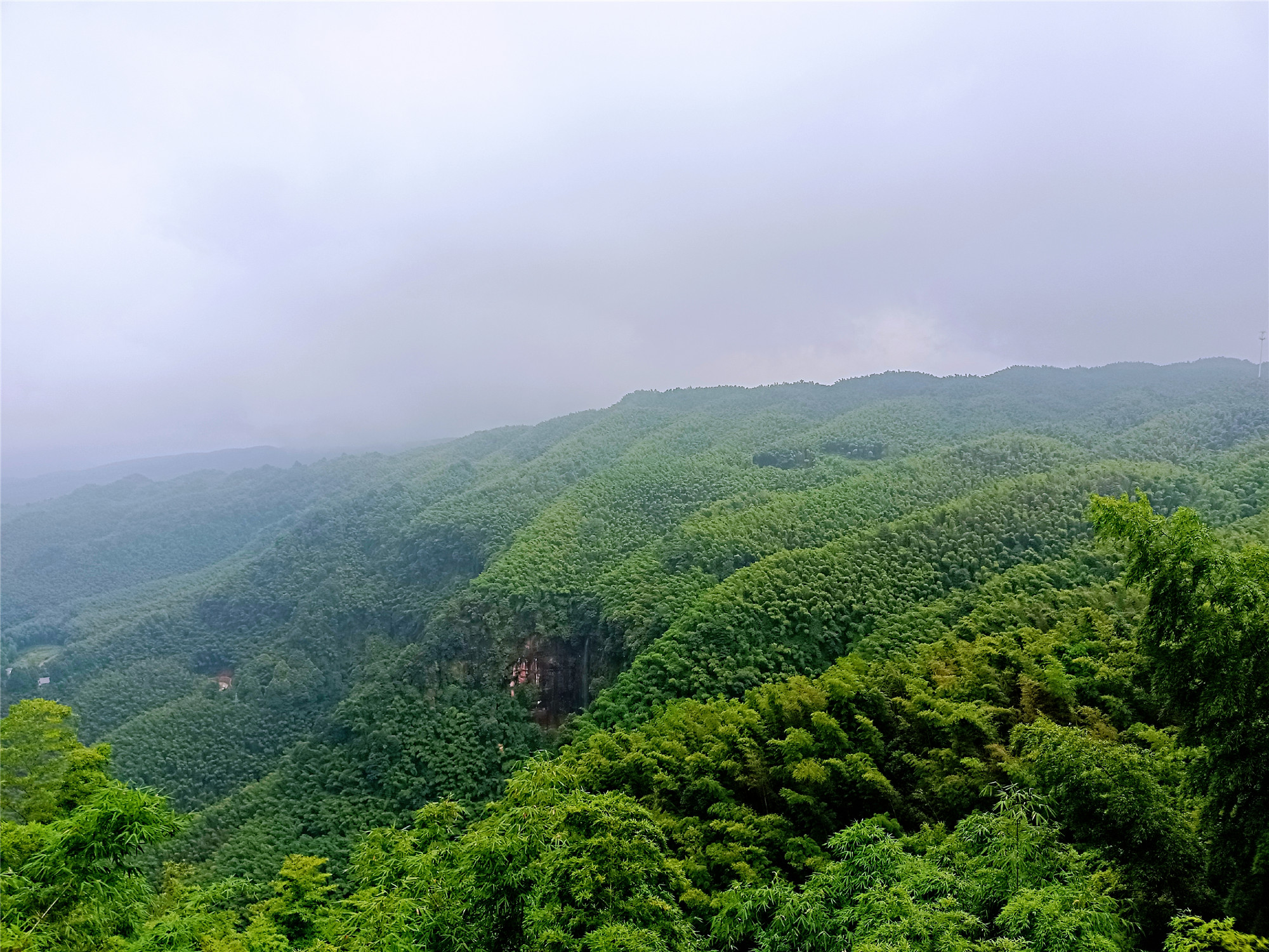 天與山——四川成渝高速公路股份有限公司成渝分公司+馬翎_副本
