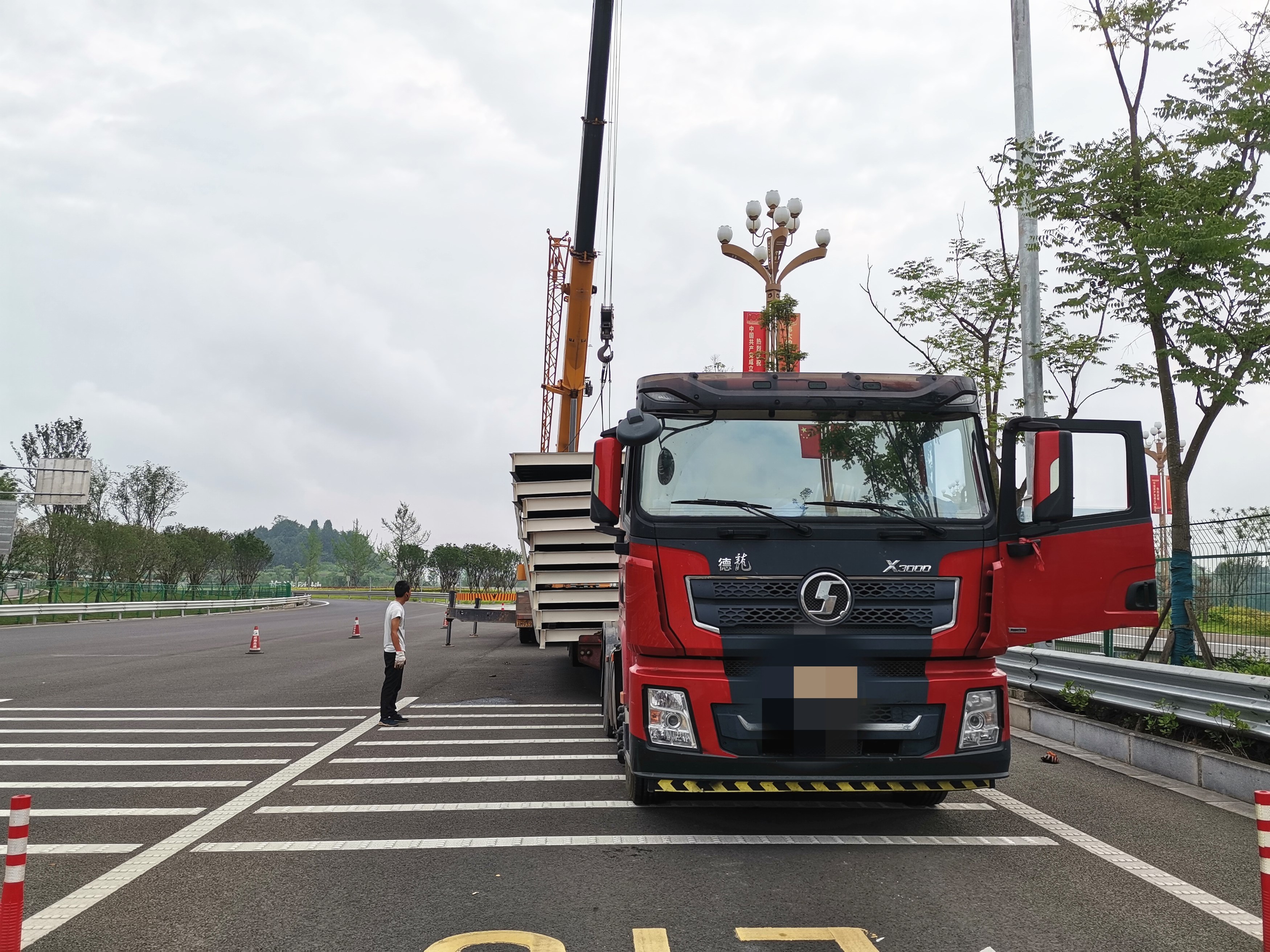 成渝高速公路簡陽收費站成功處置車輛突發事件