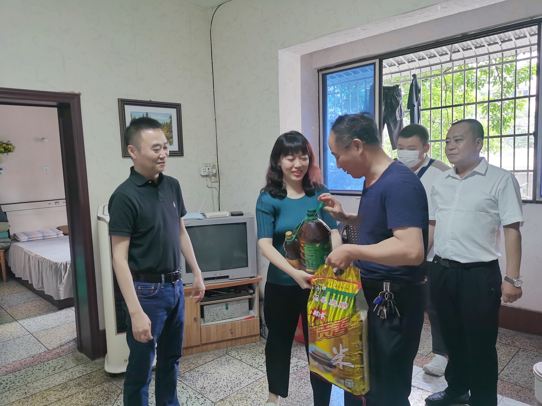 公司開展工會工作調研暨送溫暖慰問活動