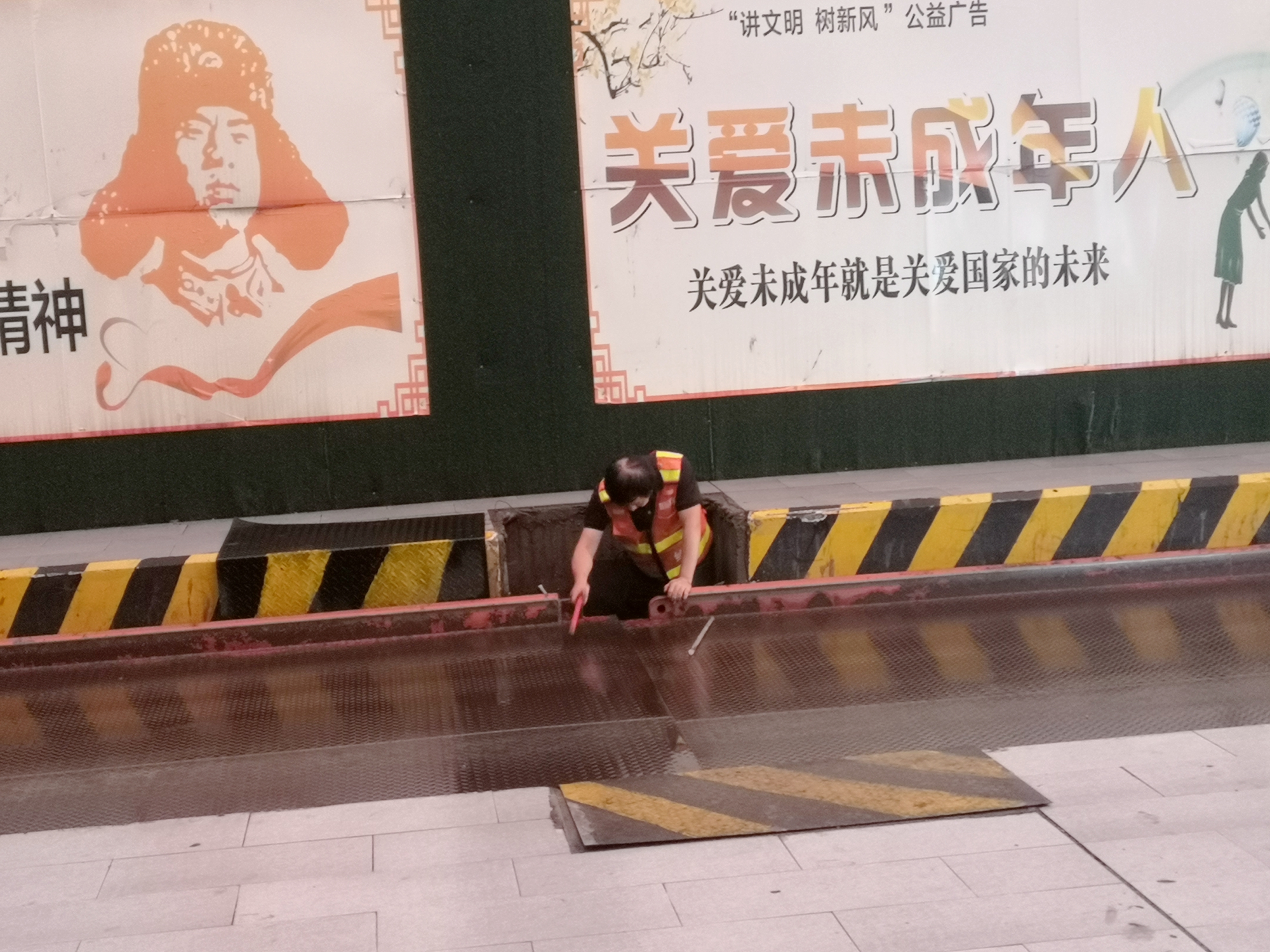 資陽管理處及時處置收費站稱臺故障