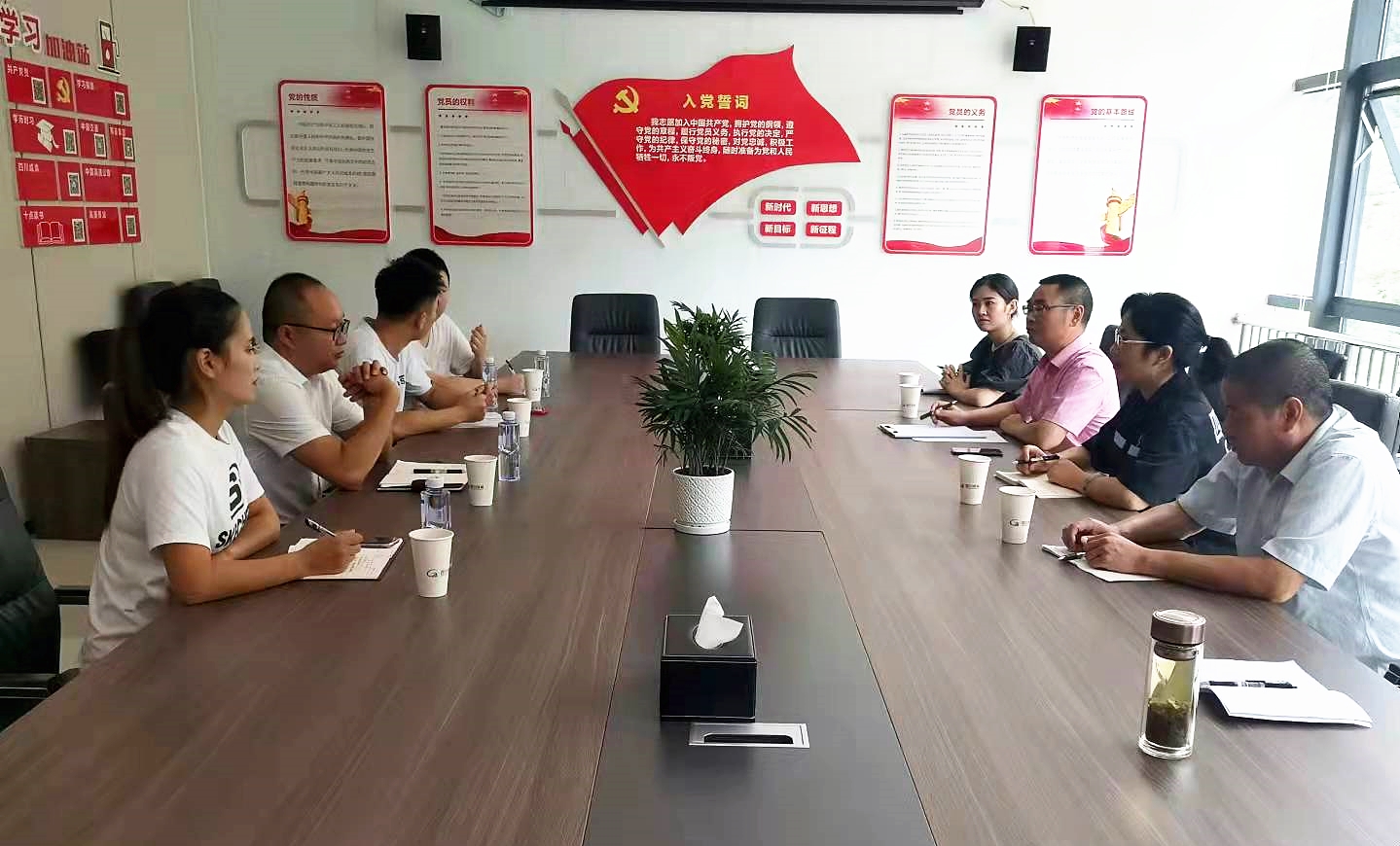 成都管理處與德簡高速監(jiān)控稽查中心進行座談交流
