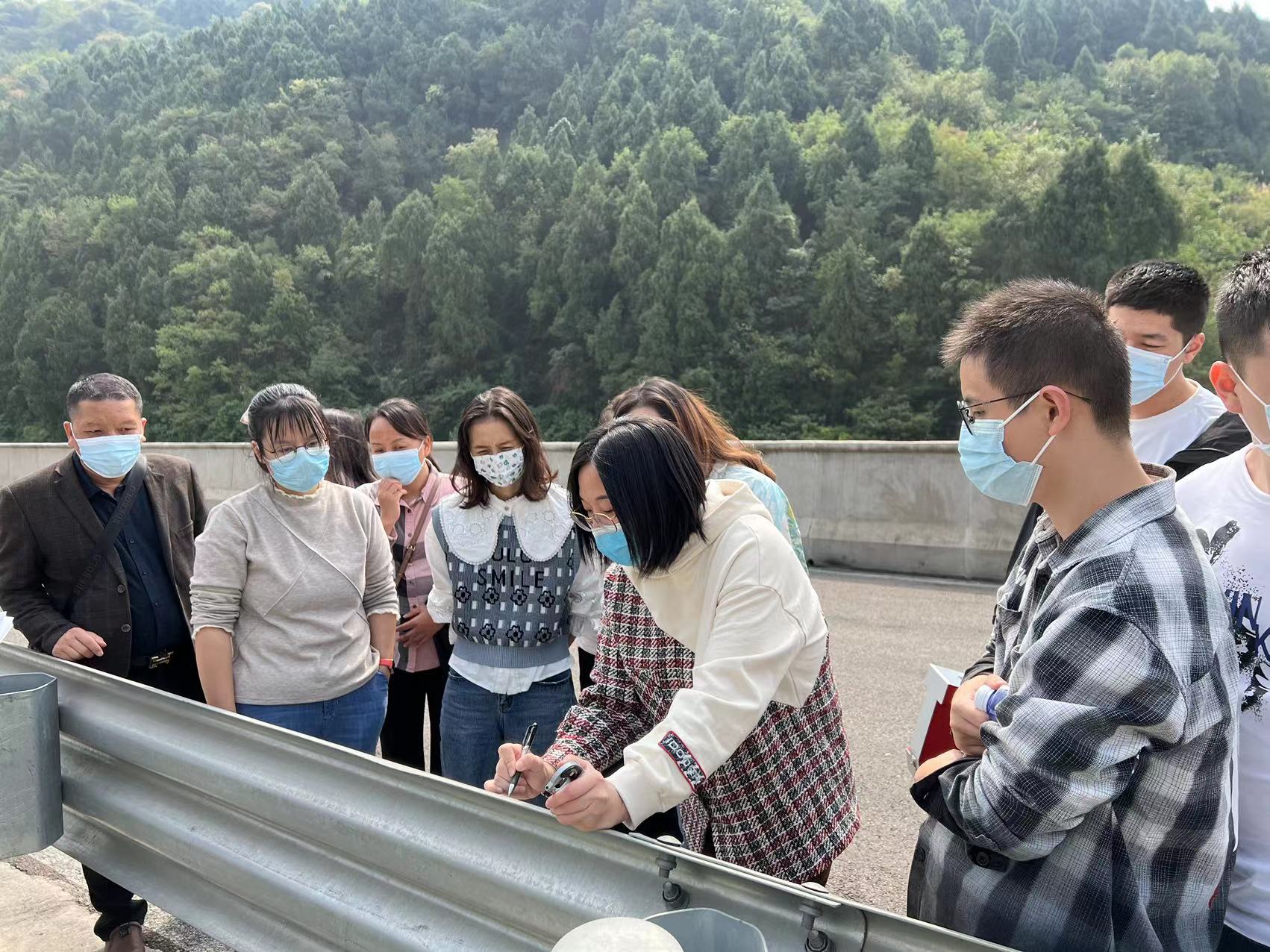 10.18+成渝分公司+成渝分公司組織開展養護工程崗位勞動競賽賽前培訓工作