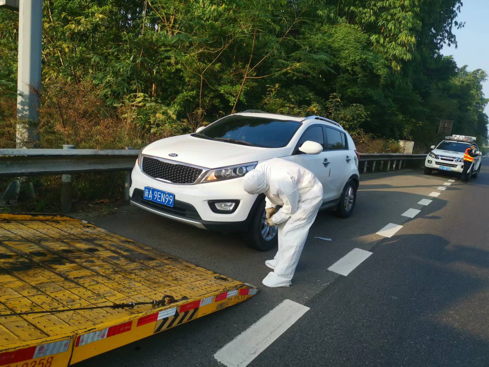 內(nèi)江管理處安全快速處置疫區(qū)故障車輛
