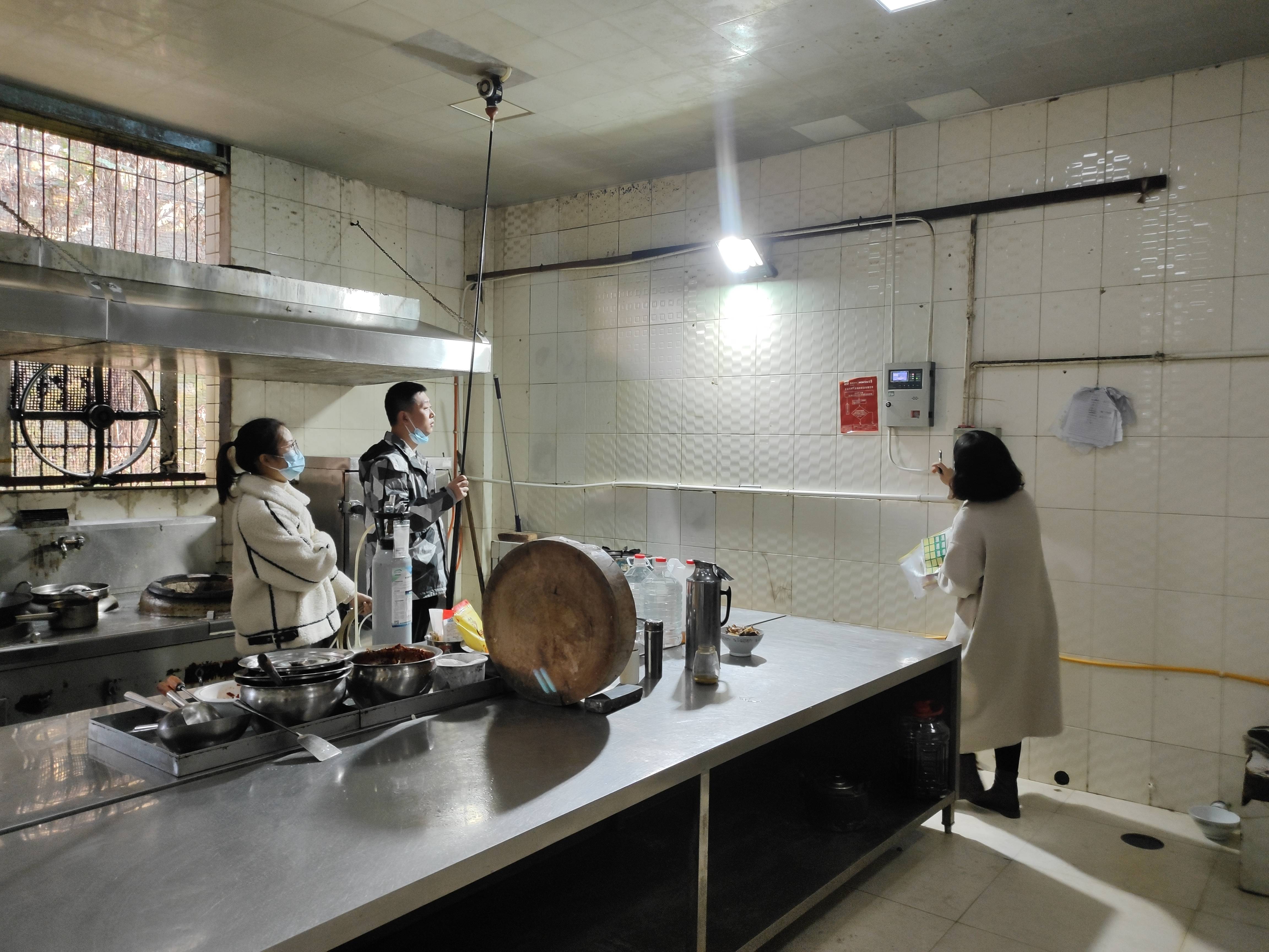 內江管理處邀請內江市市場監督管理局開展燃氣泄漏報警裝置檢測工作