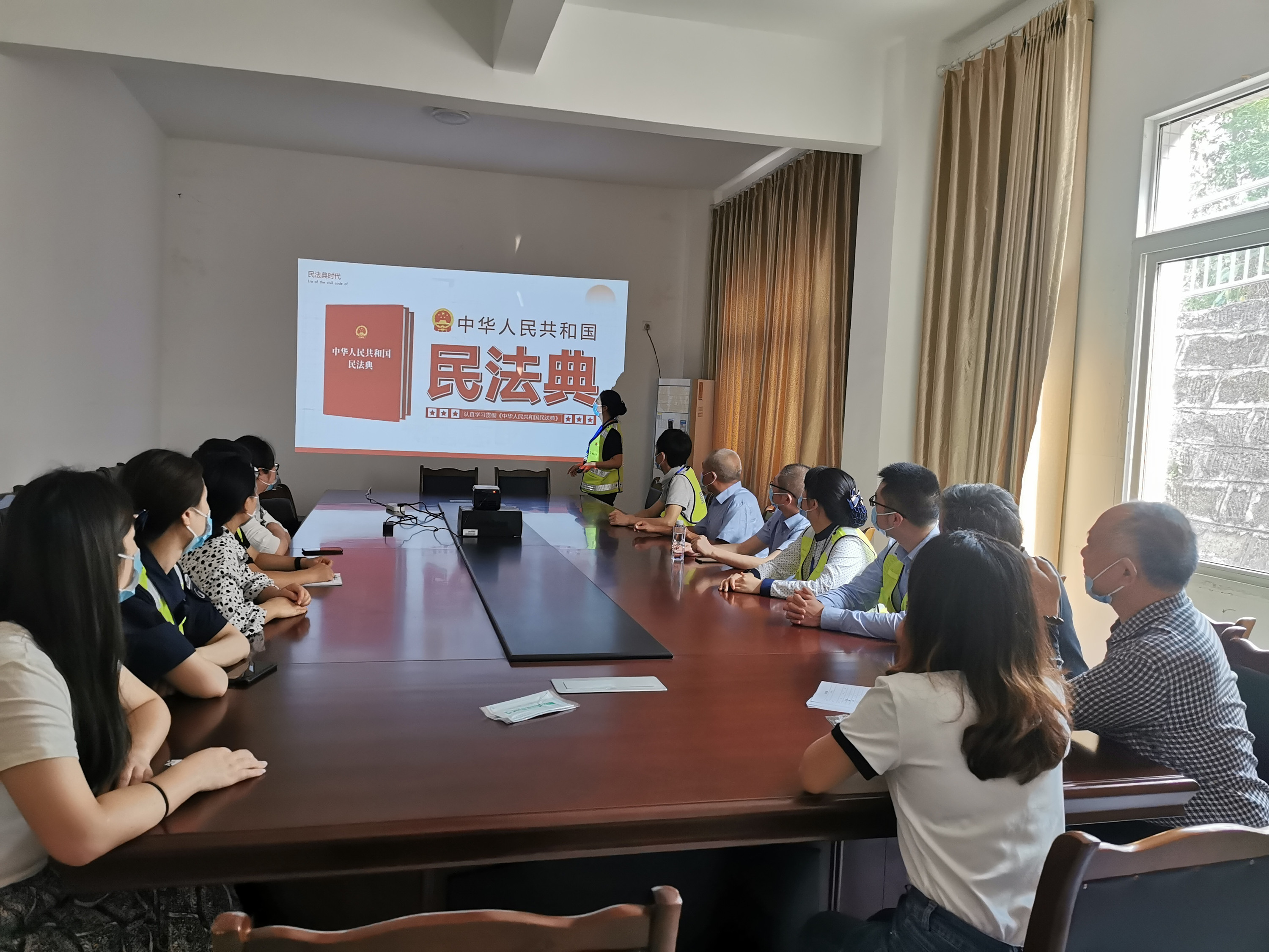 9.16+成渝高速資中收費站積極提升員工法律素養+雷亞玲