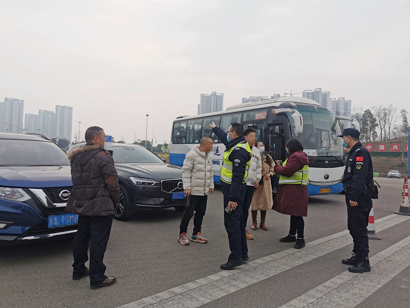 成渝高速資陽高新區收費站扎實做好“春運”保暢服務