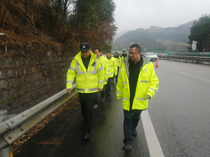成都管理處黨總支聯合結對共建黨組織開展道路交安設施專項安全檢查