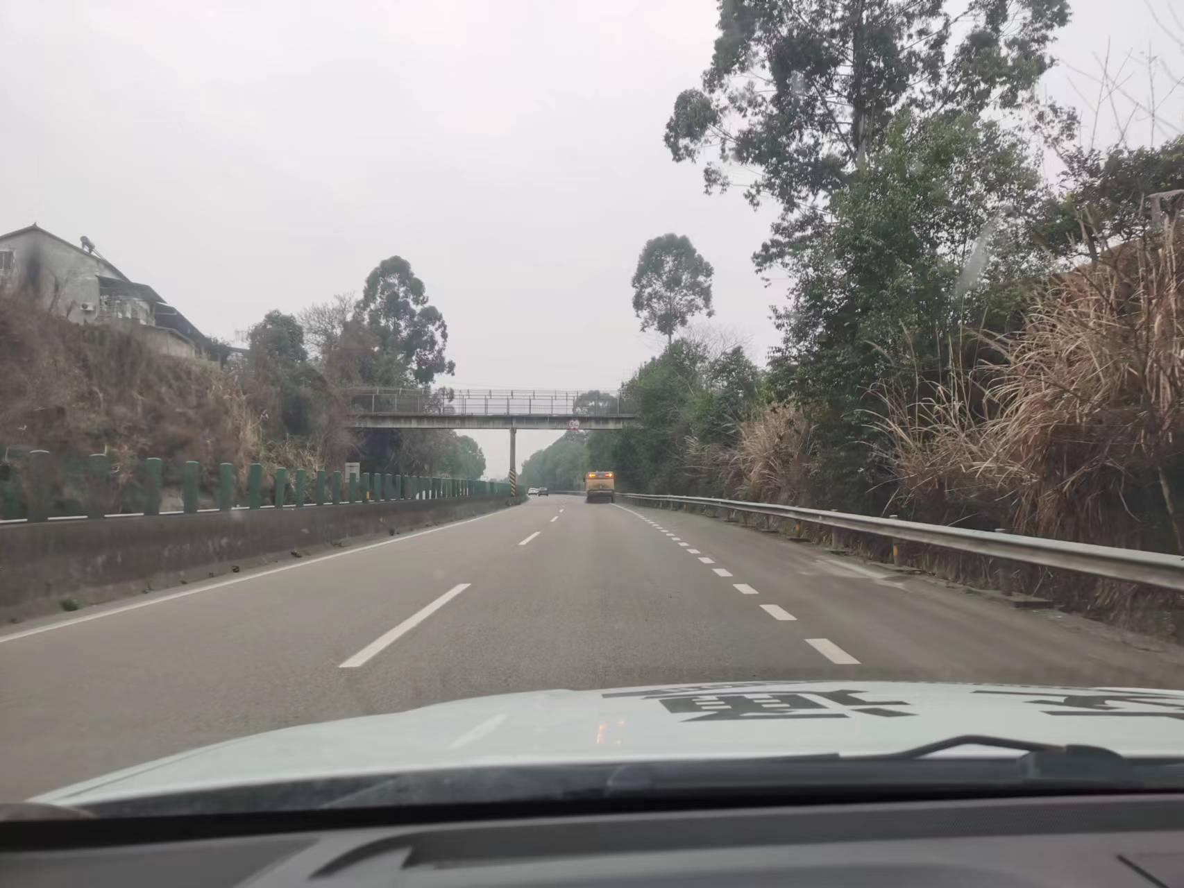 資陽管理處積極推行“機械化+人工”清掃方式 助力環境衛生整治工作