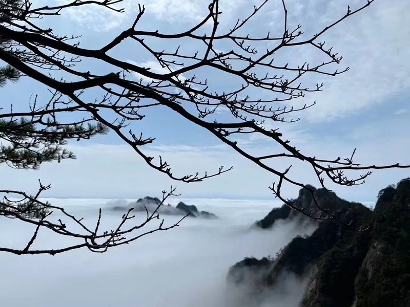 黃山之巔——四川成渝高速公路股份有限公司成渝分公司嚴斌_副本