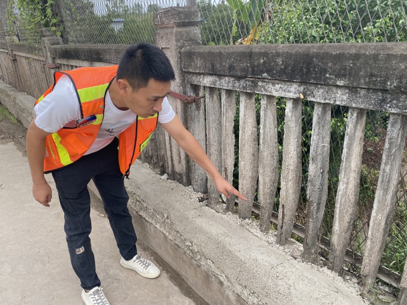 資陽管理處認真排查跨線車行天橋安全隱患