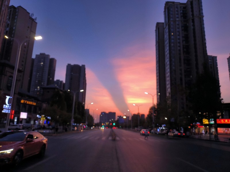 夕陽余暉——四川成渝高速公路股份有限公司成渝分公司 李索奇