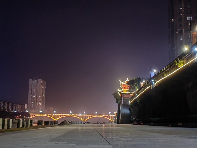 古城夜景+四川成渝高速公路股份有限公司成渝分公司資陽(yáng)管理處+黃旭鷹