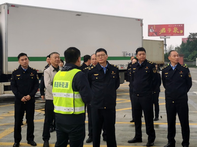 省交通執法總隊（廳高管局）調研成渝高速安全生產和服務保障工作