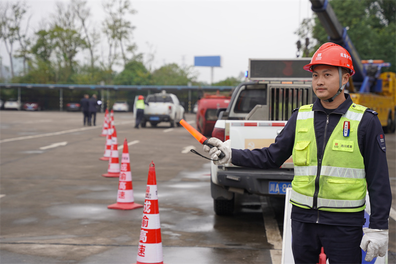 盡職盡責(zé)——四川成渝高速公路股份有限公司成渝分公司龐宇