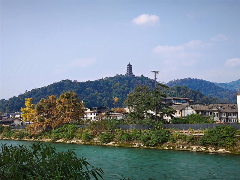 拜水都江堰——四川成渝高速公路股份有限公司公路運(yùn)營(yíng)管理一分公司馬翎