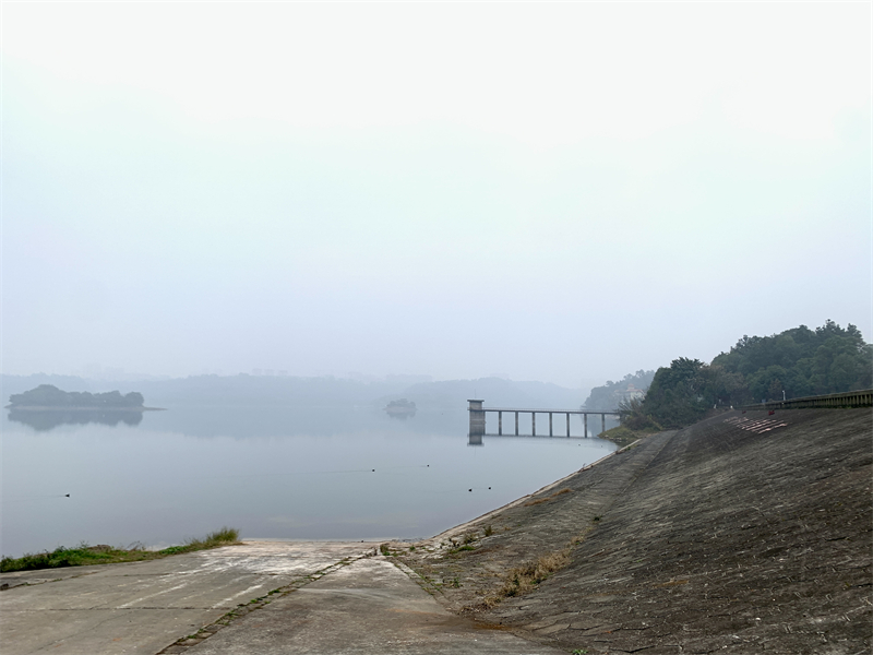 古宇湖畔——四川成渝高速公路股份有限公司成渝分公司鐘曉峰