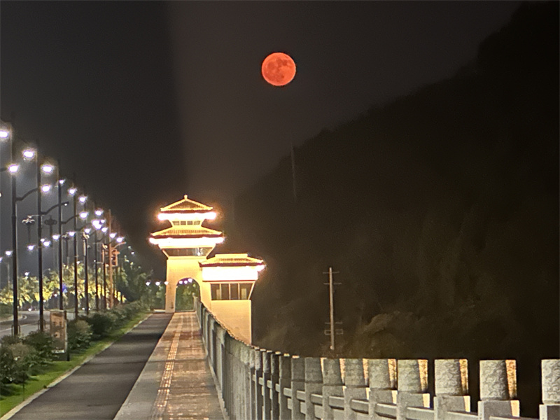 紅月+四川成渝高速公路股份有限公司成渝分公司資陽管理處+雷鳴