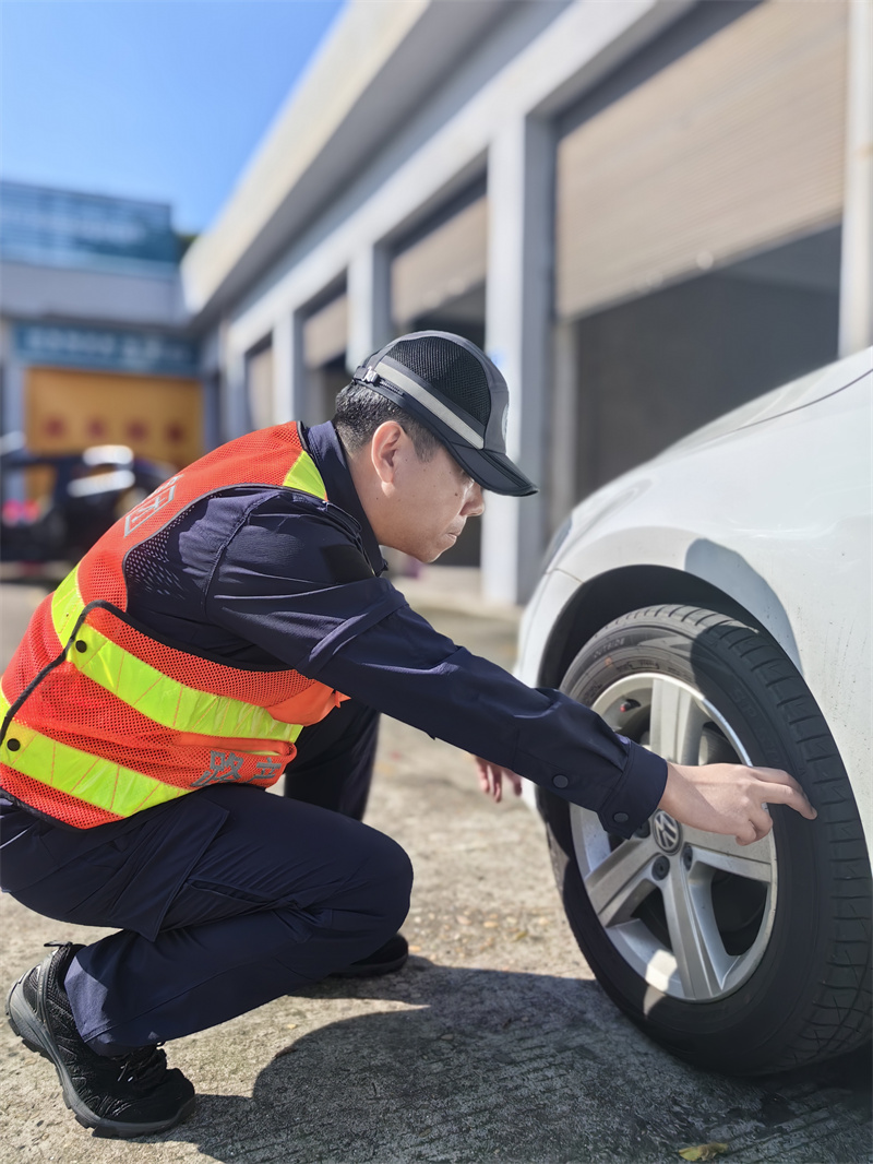 一絲不茍檢查——四川成渝高速公路股份有限公司成渝分公司曾萍